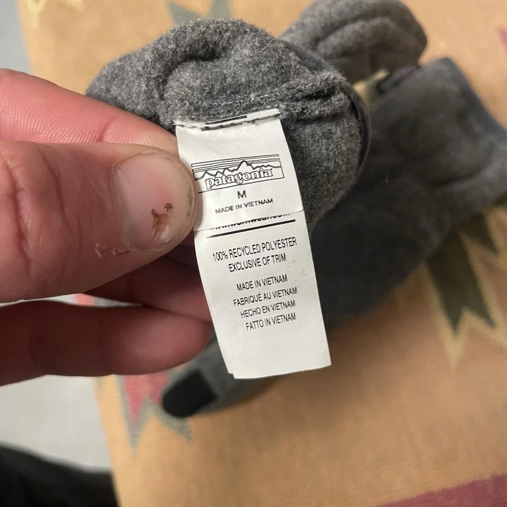 Patagonia Synchilla Gloves Kids Medium Gray Fleece Hiking Warm Winter